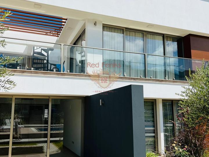 3-комнатная квартира полностью меблирована 108 м² + 60 м² терраса в элитном комплексе в 500 метрах от пляжа, купить квартиру в Алсанджак